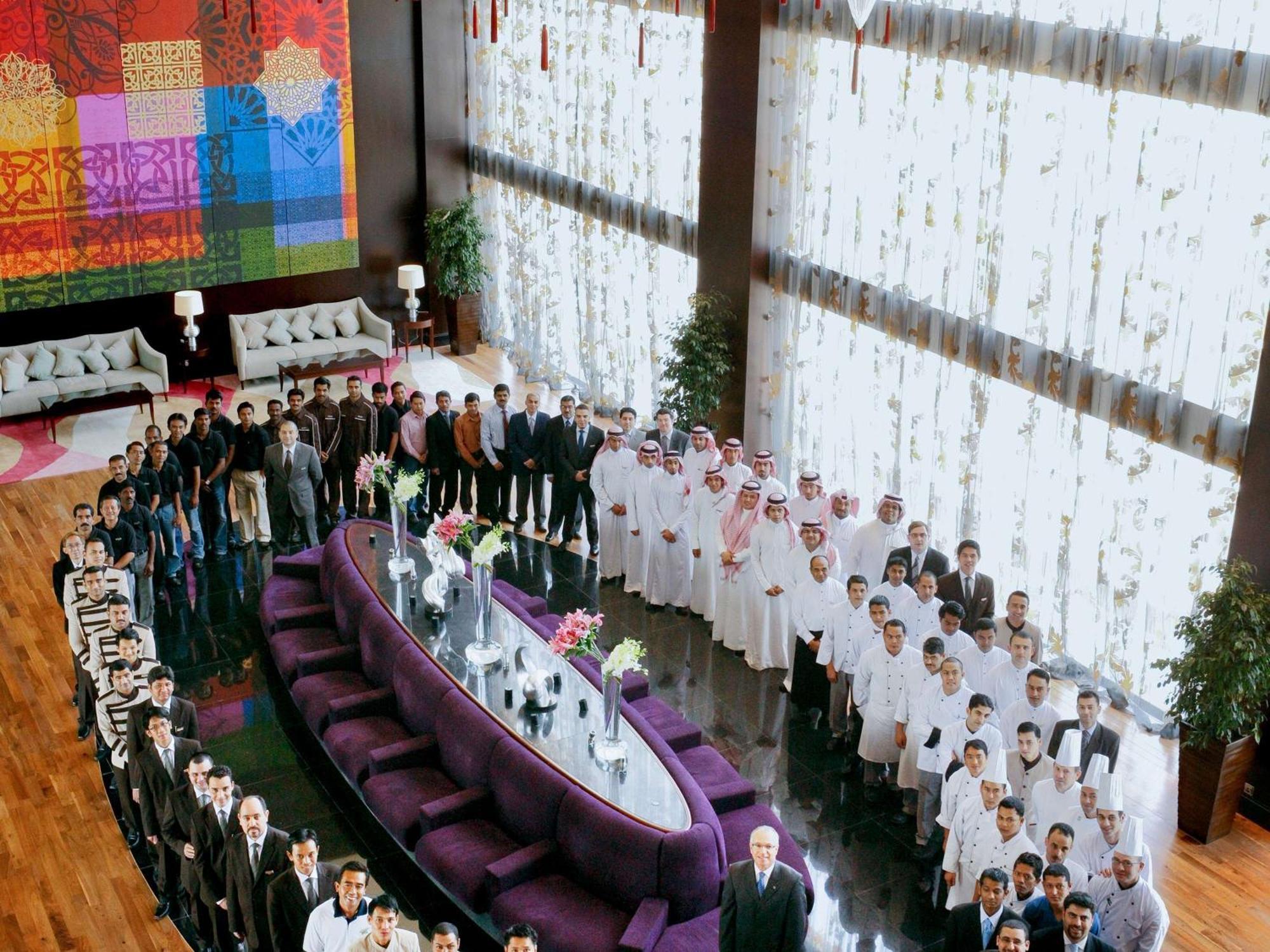 Sofitel Al Khobar The Corniche Hotel Exterior foto The staff of the Ritz-Carlton, DIFC, Dubai