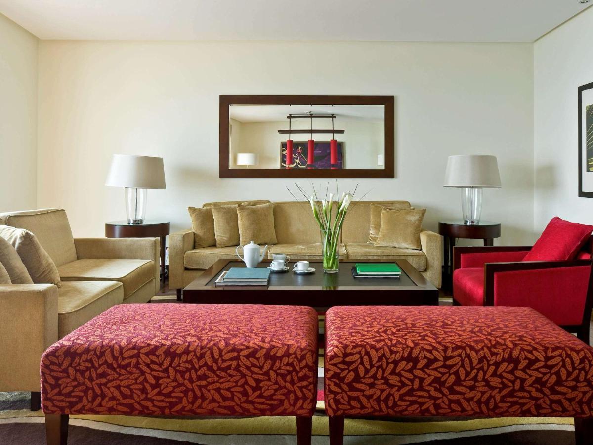 Sofitel Al Khobar The Corniche Hotel Exterior foto A living room